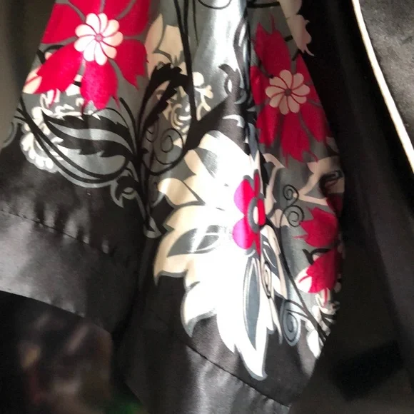 Silky Black Floral Satin Kimono Robe with Pink Accents - Picture 4 of 10